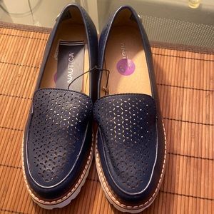 Good morning navy blue Nautica loafers size 6 1/2